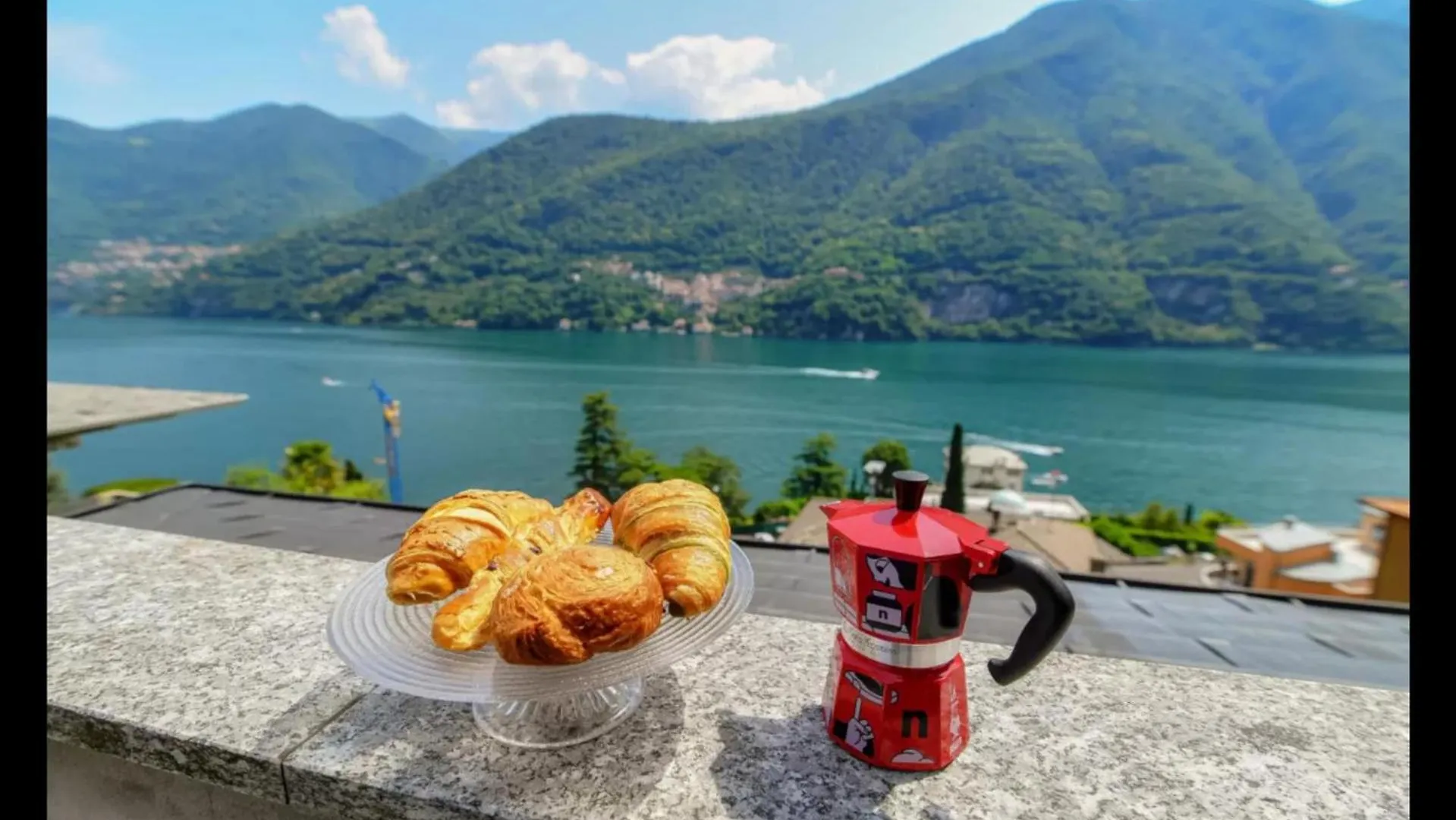 Riflessi Sul Lago Apt Laglio - Alba イタリア