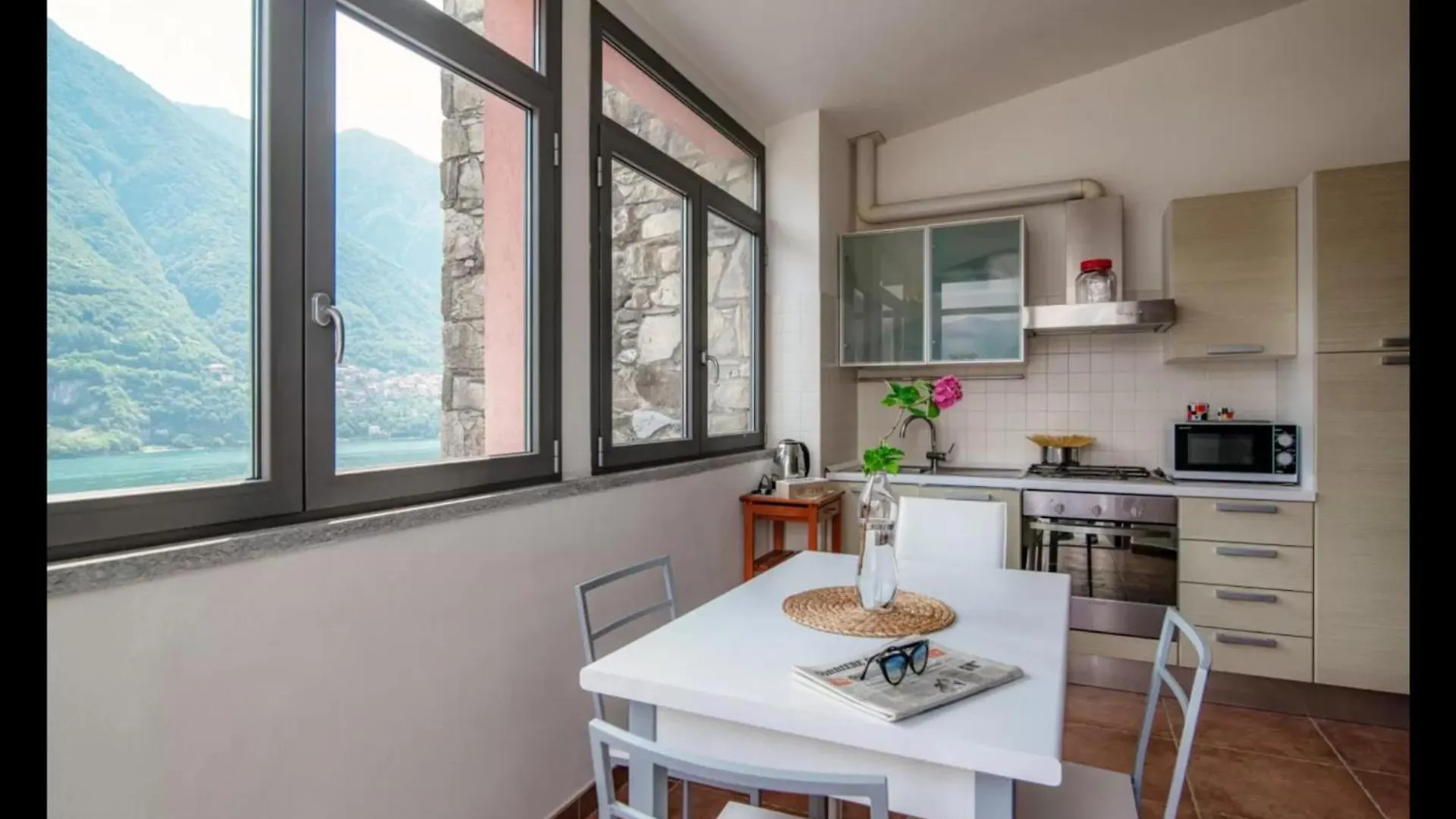Riflessi Sul Lago Apt Laglio - Alba 0*,  イタリア